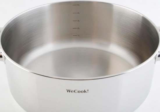 Casserole en inox 18/10 avec couvercle en acier, tous feux dont induction, échelle de Casserole en inox 18/10 avec couvercle en acier, tous feux dont induction, échelle de