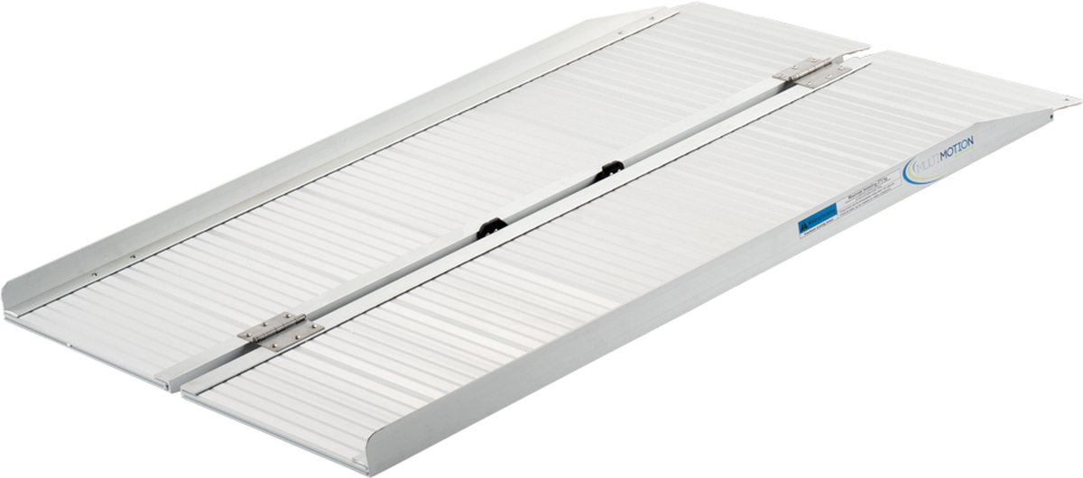 Goedkoopste Opvouwbare oprijplaat aluminium met handvat- 122 cm - Drempelplaat - Drempelhulp