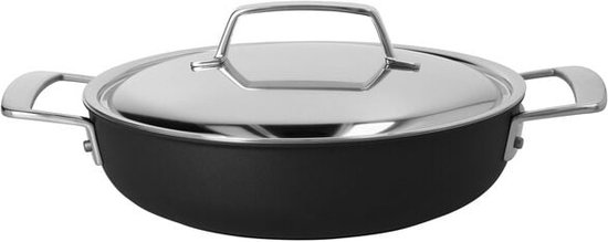 Zwarte braadpan met zilverkleurig deksel met handvat en twee grepen.
