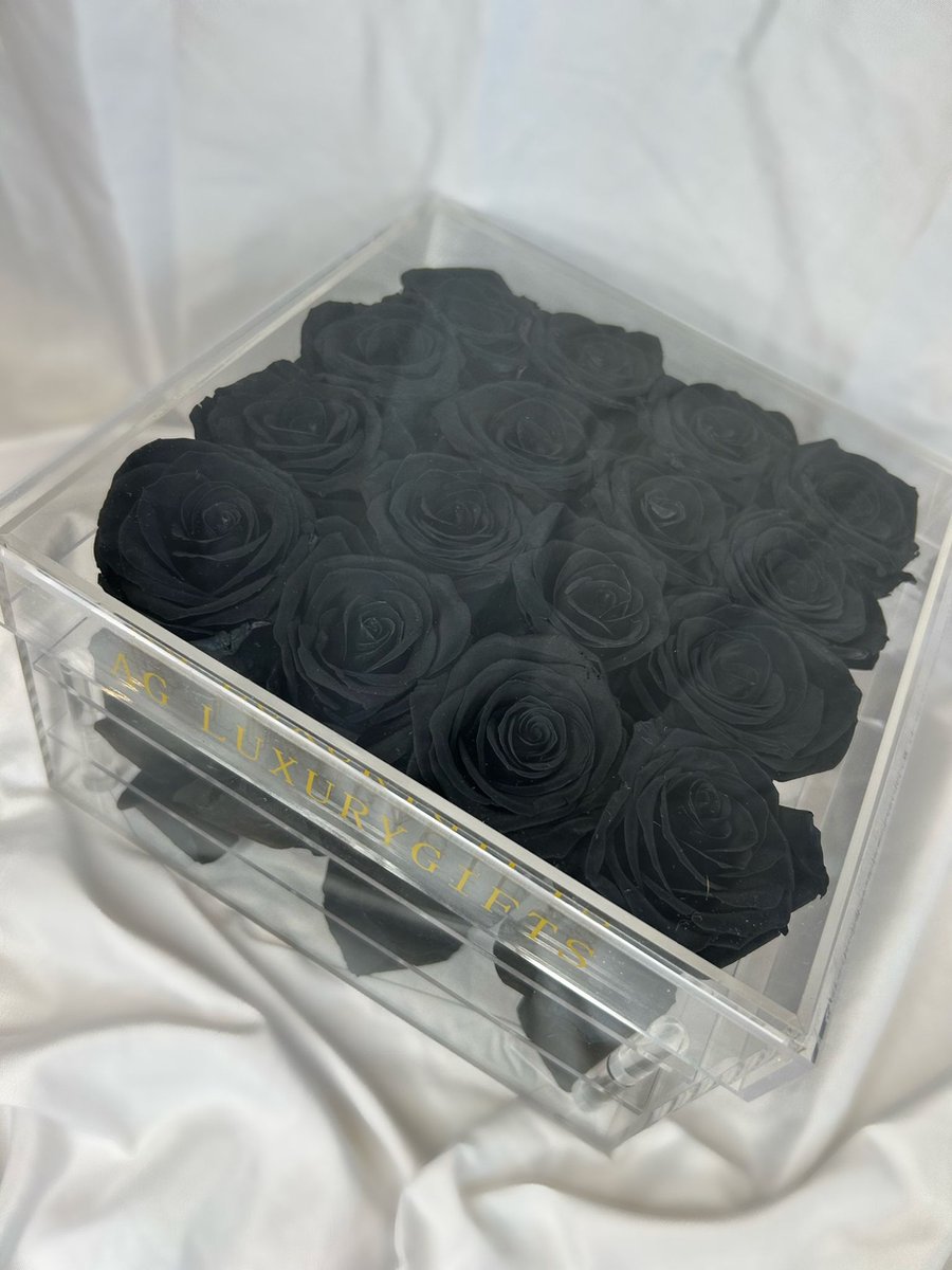 Rozen - AG Luxurygifts long life rozen - forever roses - flower box - black - zwart - Moederdag - Valentijnsdag - luxe cadeau - acrylic box - rozen - bloemen - cadeau tip