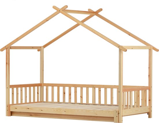 Huisbedframe van natuurlijk massief hout, met spijlen en dakconstructie, op witte achtergrond.