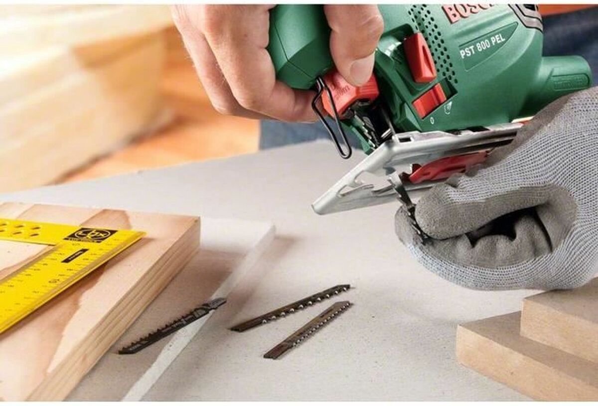 Bosch Decoupeerzaag PST 800 PEL - 530W Gesnoerd - Pendelfunctie Bosch Decoupeerzaag PST 800 PEL - 530W Gesnoerd - Pendelfunctie