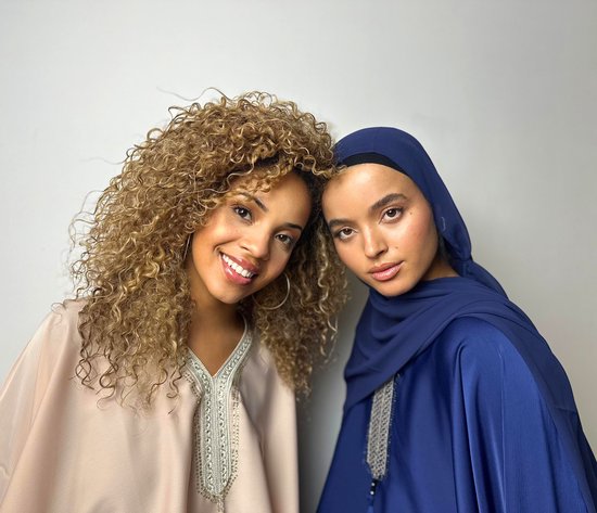 Nur Boutique Abaya Farah - Zwart/Wit - maat 36-40 (maat 1) - Islamitische kleding - Bedekte kleding - Gebedskleding - Moslima - Hijab