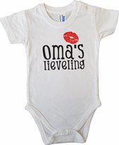 Witte romper met "Oma's lieveling" - 3 maanden - grootmoeder, babyshower, zwanger, cadeautje, kraamcadeau, grappig, geschenk, baby, tekst, bodieke