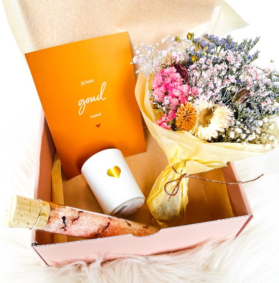 Cadeaubox cadeaupakket droogboeket geschenk met droogbloemen 'Jij bent goud waard' bedankje