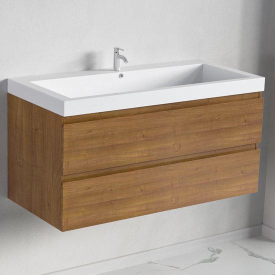 Houten badmeubel met twee dichte laden en een witte wastafel.