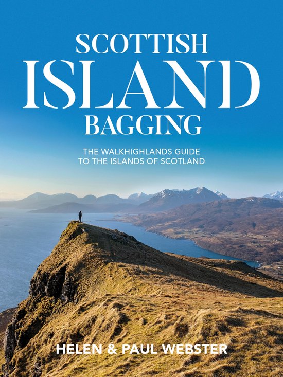 Boek 'Scottish Island Bagging' met een silhouet van een persoon op een bergtop, uitkijkend over een Schots eilandlandschap.
