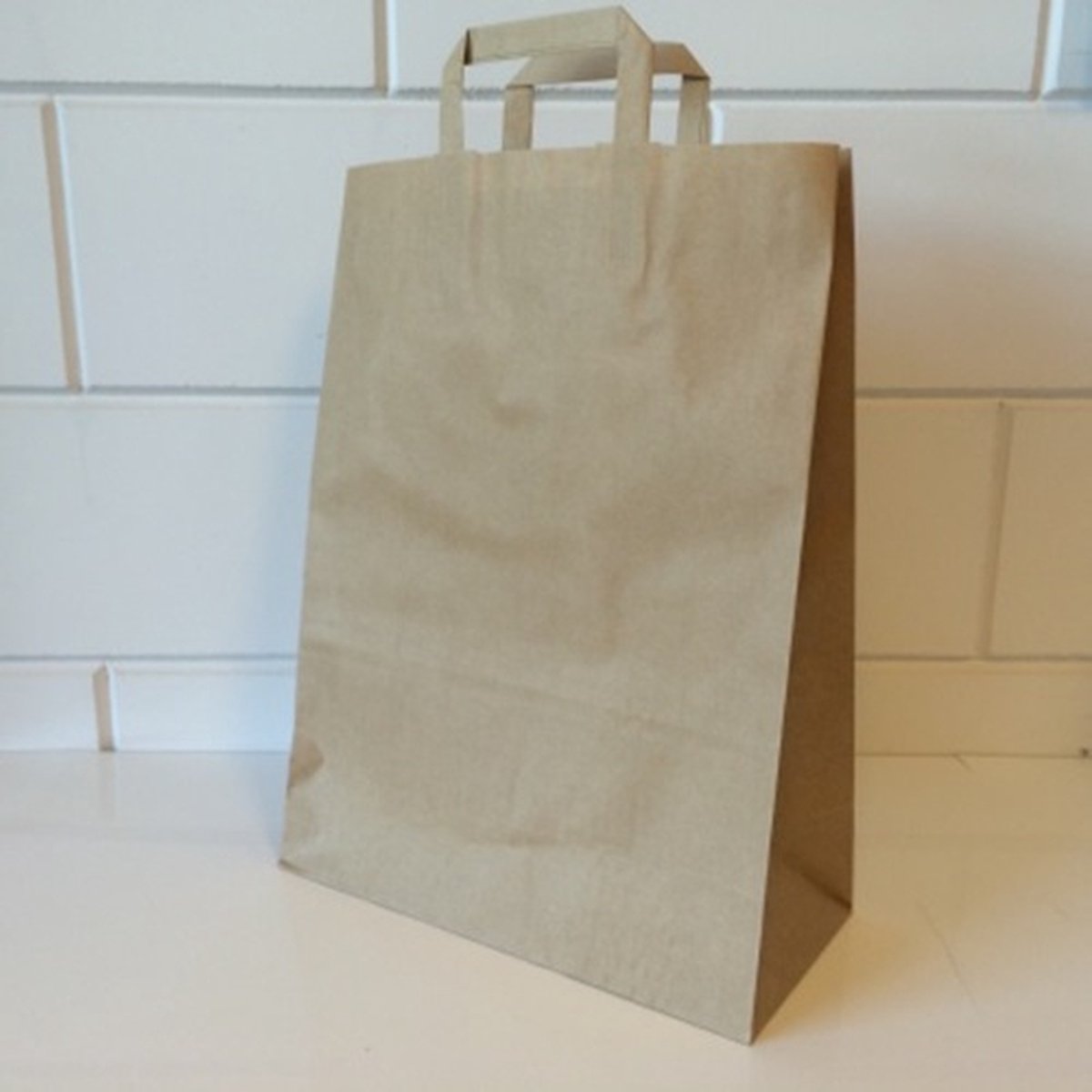 250x Papieren tas 32x15x43cm bruin kraft met platte handgreep - tas papier draagtas food tas