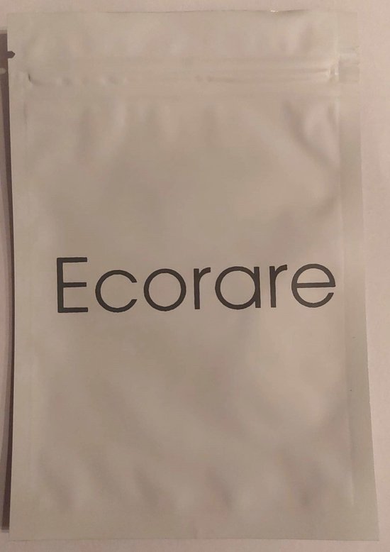 Witte verpakking met het zwarte logo 'Ecorare'.