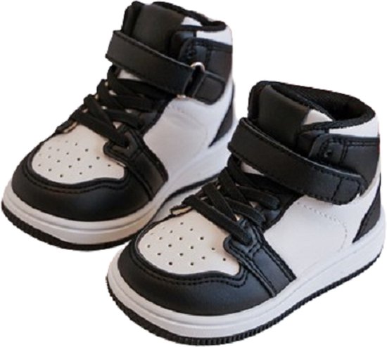 Hoge Kinder Sneakers Black&White Maat 22 valt als 23