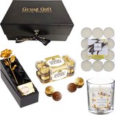 GreatGift - Luxe Moederdag cadeau pakket - Met Gouden Roos en Geurkaasen - Moederdag - Geurkaars - Chocolade - Valtentijn - in Luxe magneetbox met strik
