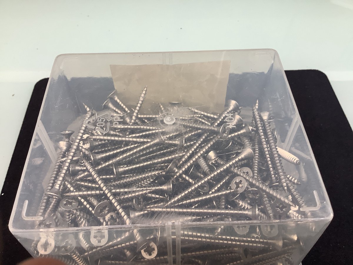 HOUTSCHROEF. RVS-A2. Platkop kruiskop. 4.0 x 50 mm. Lang. 300 stuks.