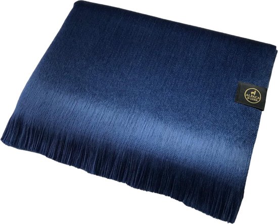 Foto: Alpaca d luxe sjaal blauw scarf sjaal van alpacawol handgemaakte sjaal luxe cadeau duurzaam sjaals dames sjaals heren lange sjaal blue shawls charpe elegant zakelijk zacht en warm damesmode herenmode comfortabel