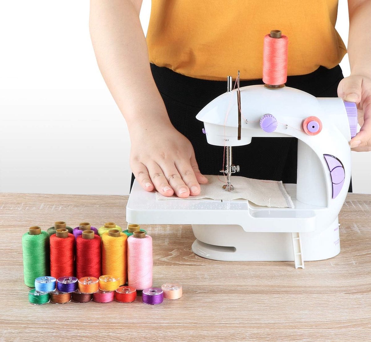Ensemble de Fil a Coudre 400 mètres de fil pour machine à 36 couleurs de fil à coudre avec 36 bobines, Kit Couture Convient à toutes les machines à coudre, surjeteuses Ensemble de Fil a Coudre 400 mètres de fil pour machine à 36 couleurs de fil à coudre avec 36 bobines, Kit Couture Convient à toutes les machines à coudre, surjeteuses
