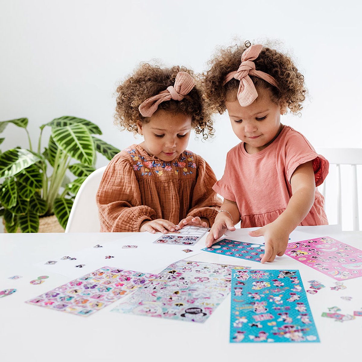 Disney Frozen Totum super sticker set XL 7 vellen - speelgoed meisjes vanaf 3 jaar - creatief knutselen stickeren met Anna en Elsa — afbeelding 4