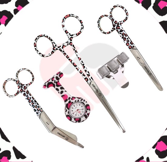 Vijfdelige set medische instrumenten met roze panterprint: 2 scharen, een grijper, een zusterhorloge en een penhouder.