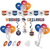 Geslaagd Versiering - Geslaagd Feestpakket 23 items - Geslaagd Ballonnen Papieren Confetti - Geslaagd Slinger - Geslaagd Hangdecoratie - Geslaagd Vlag