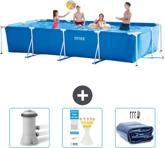 Intex rechthoekig zwembad met vier spelende kinderen. Toont ook een filterpomp, teststrips en solarzeil.