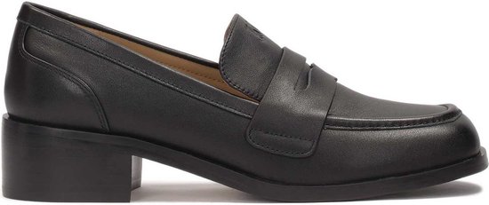 Timeless loafers style half shoes