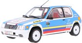 Het 1:18 gegoten model van de Peugeot 205 1.9 Rally Collection uit 1990. De fabrikant van het schaalmodel is Solido. Dit model is alleen online verkrijgbaar