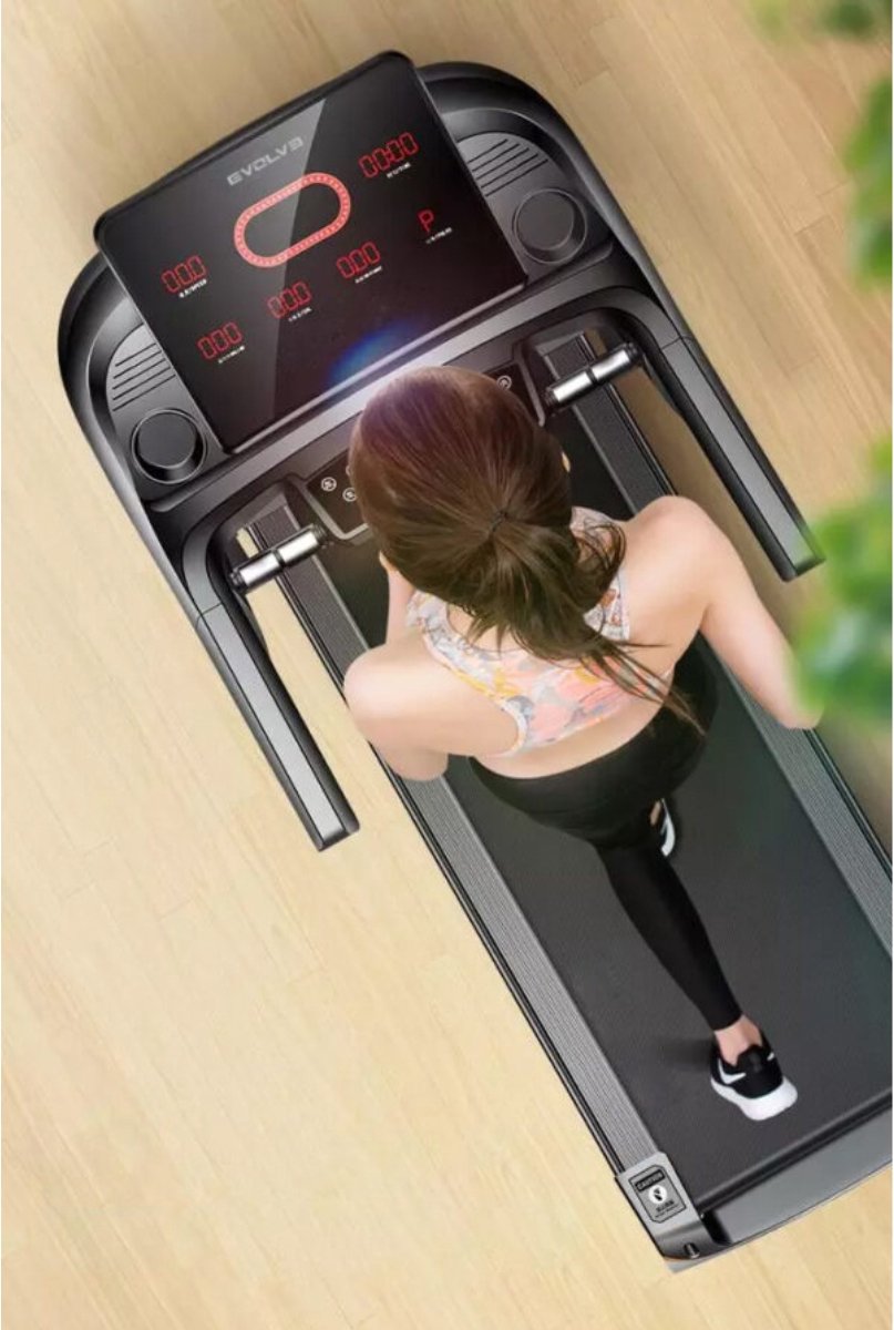 Afbeelding 3 van Professionele Loopband - Inklapbaar - Evolve Fitness HT-250 - Nieuwste model - Duurzaam frame / Modern design / Speakers ingebouwd / MP3 ingang / 13 programma's / Incline functie / Stille, krachtige motor - Incl. gratis trainingsschema