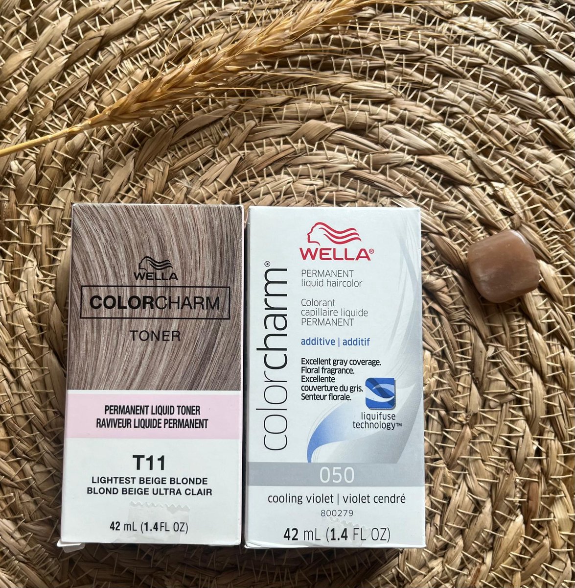 DUOPACK - Wella Color Charm Permanent Liquid Toner T11 & 050 - Lightest Beige Blonde & Cooling Violet - Wella toner - Haartoner - Antigeel - Anti Oranje - Platinum goud blond