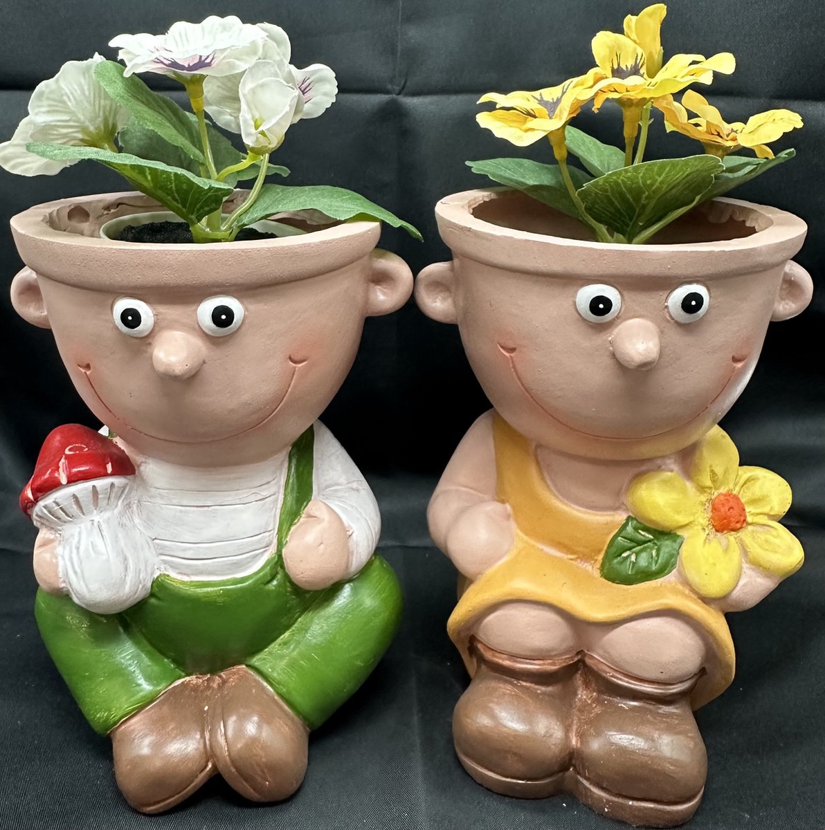 Decoratieve beelden "Jongen en Meisje" van polyresin - Set van 2 stuks - paddenstoel & bloem - meerkleurig - hoogte 17x15xdia 10 cm - exclusief plantjes - Woonaccessoires - Tuinaccessoires - Tuindecoraties