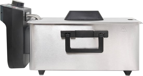 Zijaanzicht van een roestvrijstalen friteuse met zwart bedieningspaneel en handvat.