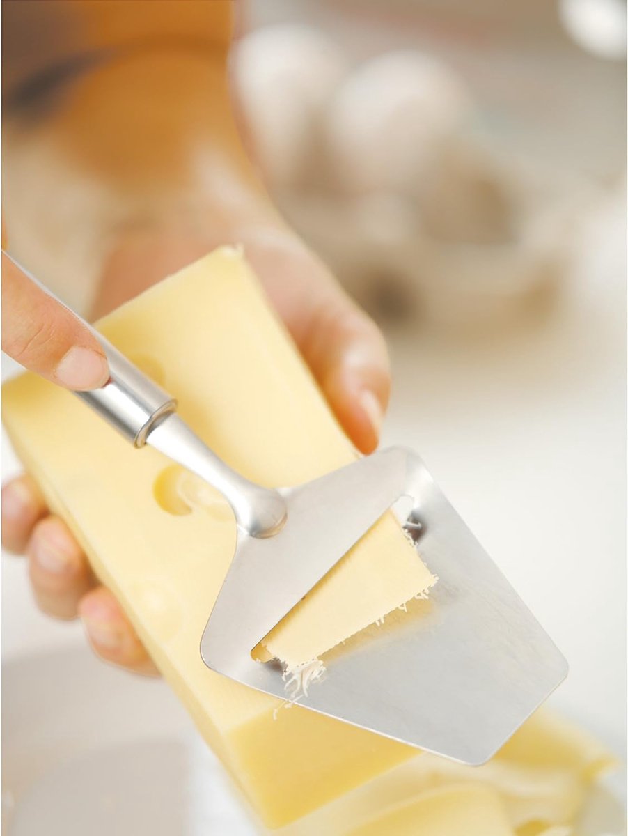 Kaasschaaf 24 cm RVS gedeeltelijk gematteerd Vaatwasmachinebestendig & Pizzasnijder 19,8 cm Cromargan RVS gedeeltelijk mat Vaatwasmachinebestendig