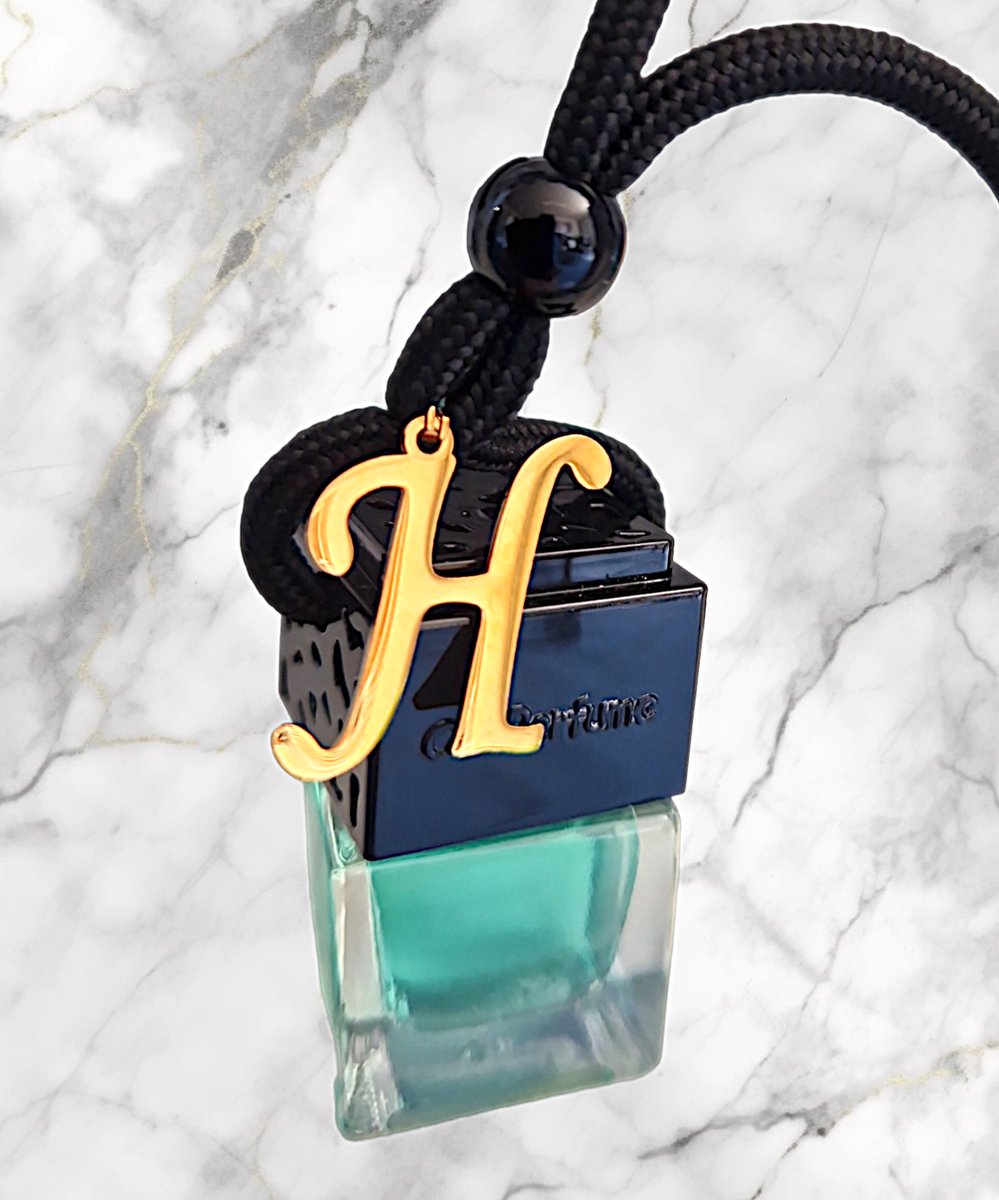 Goedkoopste Autoparfum Golden Gift met Letter H | 8ml | Oosters Hamam | Dupe | Car perfume | Auto Luchtverfrisser | Autoverfrisser | Autogeur | Autogeurtje | Cadeau heren | Cadeau dames | Moederdag | Vaderdag | Verjaardag | Valentijnsdag | verjaardagscadeau