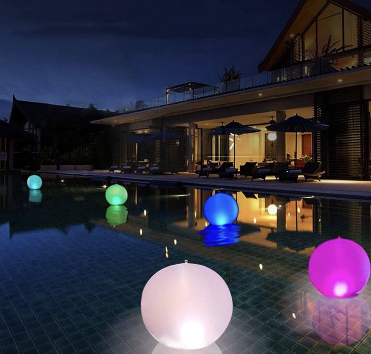 Atmosphera Lichtslinger - 16 verlichte balletjes 35 mm - multi kleuren mix - 255 cm - batterijen