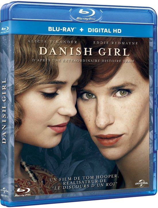 Blu-ray hoes van The Danish Girl met close-ups van Alicia Vikander en Eddie Redmayne. Franse tekst 'D'après une extraordinaire histoire vraie' en leeftijdsclassificatie 12.