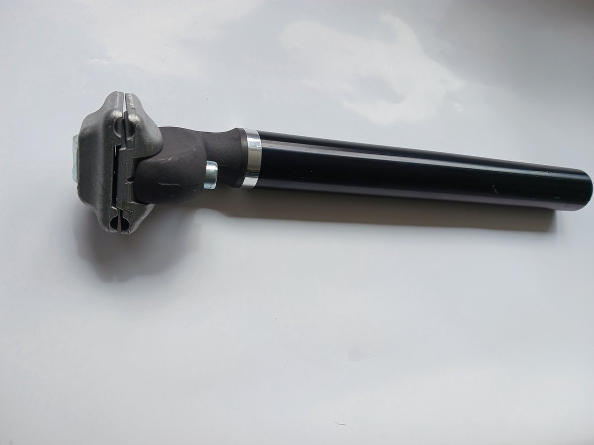 Zadelpen 30.8x300 Zwart (450gram) Italy