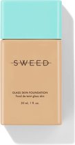 SWEED - Glass Foundation - 07 / Medium Light N/W - Geschikt voor een lichte tot medium getinte huid met neutrale tot warme gele ondertonen