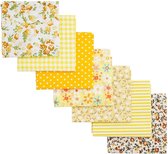 Pakket van 7 lapjes stof - verschillende designs - geel - 24 x 25 cm - quilt - patchwork - poppen kleertjes