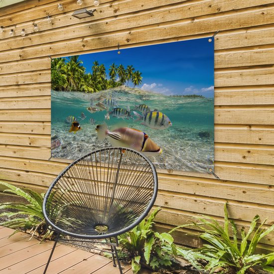 Tuinposter 120x80 cm - Tuindecoratie Strand - Vissen - Tropisch - Poster voor in de tuin - Buiten decoratie - Schutting tuinschilderij - Tuindoek muurdecoratie - Wanddecoratie balkondoek