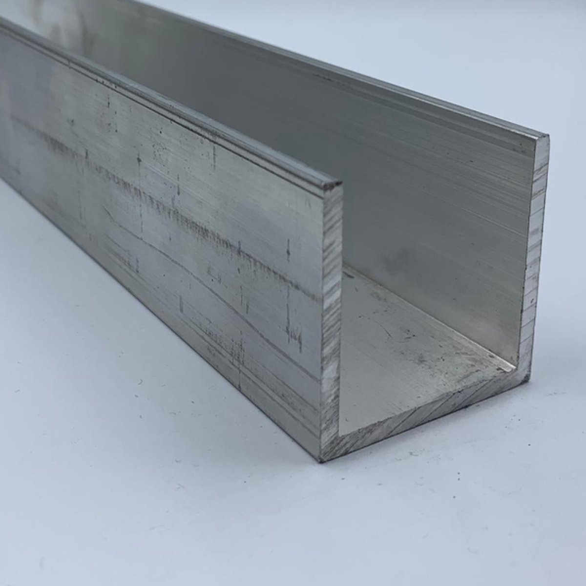 Aluminium Gelijkzijdig U-Profiel - 15x15x15x2mm, 750mm