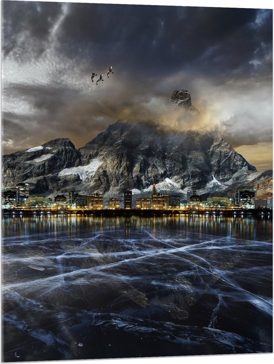 WallClassics - Acrylglas - Donkere Berg met Vogels aan Meer - 75x100 cm Foto op Acrylglas (Wanddecoratie op Acrylaat)