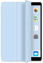 Mobiq - Flexibele Tri-folio hoes geschikt voor iPad 9.7 (2018/2017), geschikt voor iPad Air 2, geschikt voor iPad Air 1 - lichtblauw