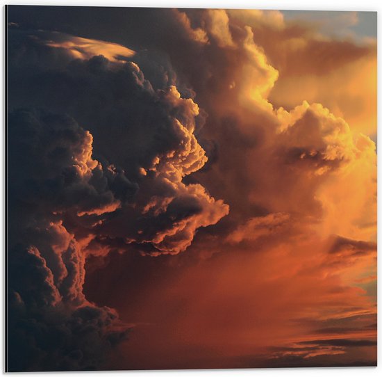Dibond - Naderende Donkere Wolken tijdens Zonsondergang - 50x50 cm Foto op Aluminium (Wanddecoratie van metaal)