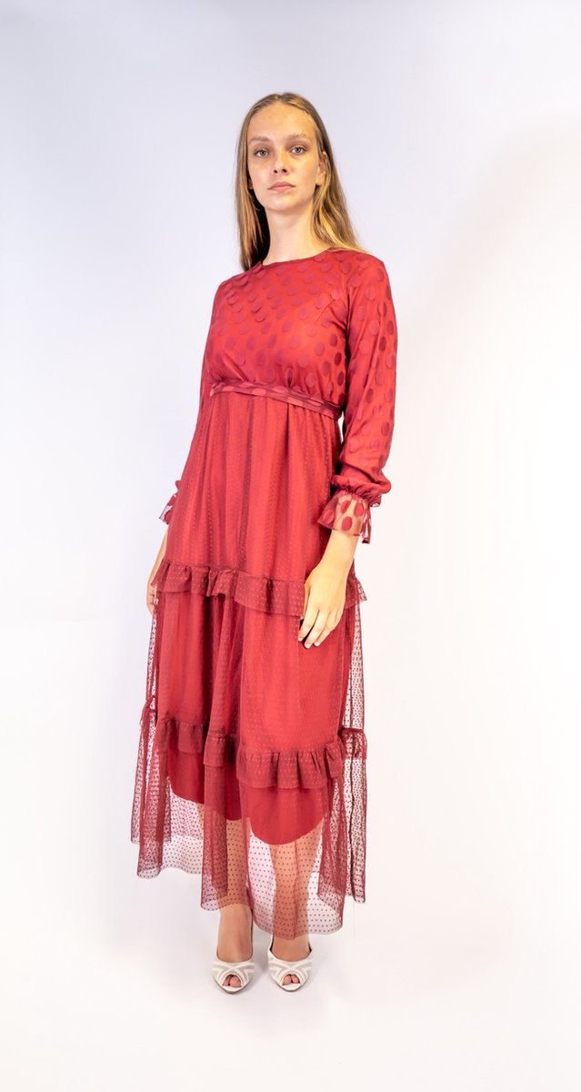 Rode kanten jurk 40 Boost je zelfvertrouwen met een rode kanten jurk - Een ode aan vrouwelijkheid