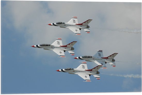 WallClassics - Vlag - Vier Vliegende Vliegtuigen uit Amerika - 60x40 cm Foto op Polyester Vlag