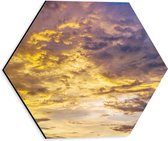 Dibond Hexagon - Oranjekleurige Wolken door Zonsondergang - 30x26.1 cm Foto op Hexagon (Met Ophangsysteem)