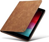 Casemania Hoes Geschikt voor iPad 2022 (10.9 inch 10e Generatie - 10th Gen) Sienna Brown - Book Cover
