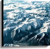 Canvas - Berglandschap met Sneeuw vanaf Boven - 60x60 cm Foto op Canvas Schilderij (Wanddecoratie op Canvas)