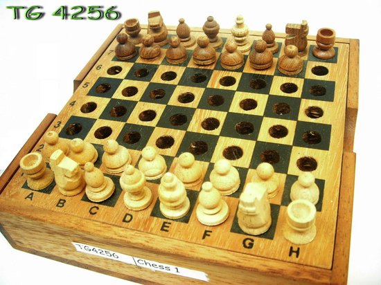 Chess L houten schaakspel