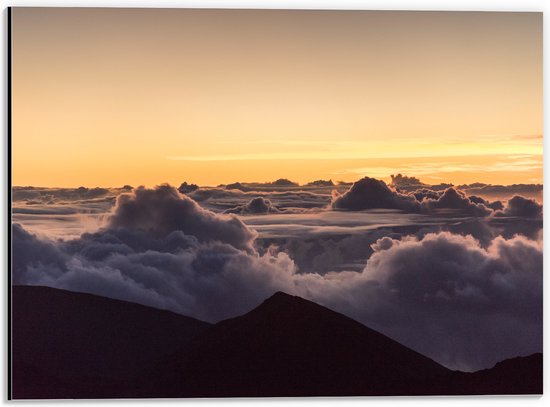 Dibond - Bergen boven de Wolken - Hawaii - 40x30 cm Foto op Aluminium (Met Ophangsysteem)