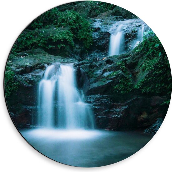 WallClassics - Dibond Muurcirkel - Kleine Watervallen in Bos vol Begroeiing - 30x30 cm Foto op Aluminium Muurcirkel (met ophangsysteem)