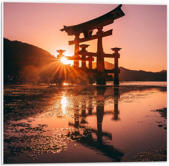 PVC Schuimplaat - Ondergaande Zon - Itsukushima Shrine Japan - 50x50 cm Foto op PVC Schuimplaat (Met Ophangsysteem)