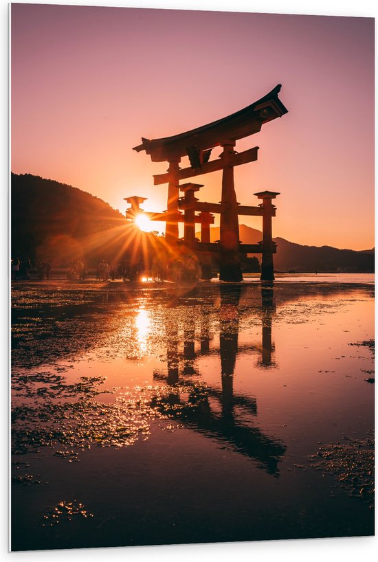 PVC Schuimplaat - Ondergaande Zon - Itsukushima Shrine Japan - 80x120 cm Foto op PVC Schuimplaat (Met Ophangsysteem)